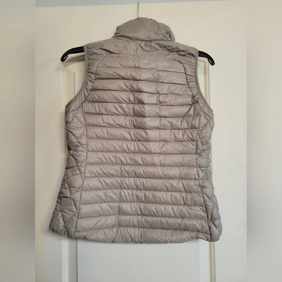 Michael Kors Ultra Leightweight Down Puffer Vest - Picture 2 of 2